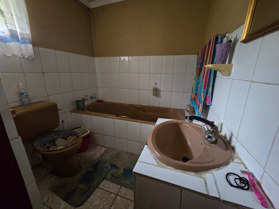 7 Bedroom Property for Sale in Langenhovenpark Free State